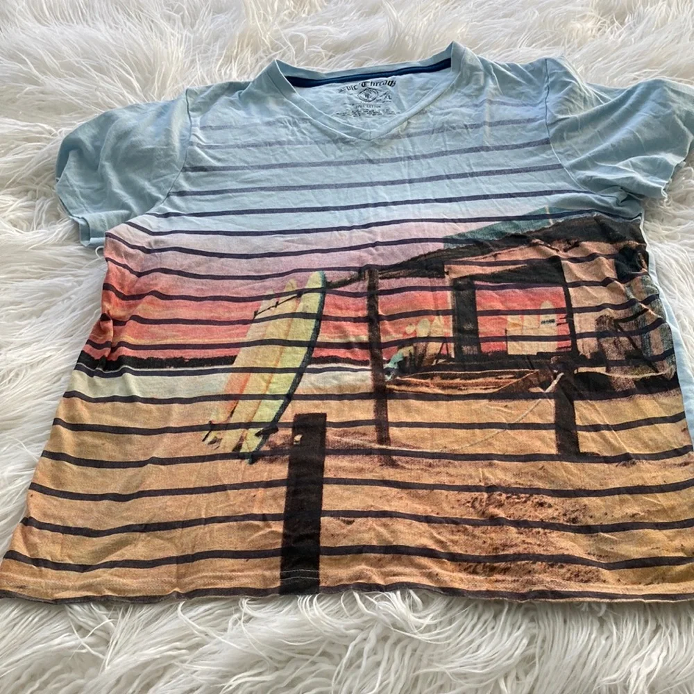 Epic Threads t-shirt - Picture 2 of 3